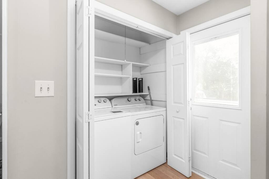 Spotless 4Br Near Clt Uptown, Fast Wi-Fi Apartment Charlotte Bagian luar foto