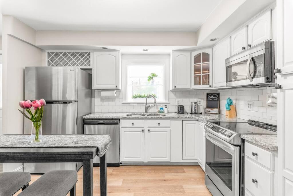 Spotless 4Br Near Clt Uptown, Fast Wi-Fi Apartment Charlotte Bagian luar foto