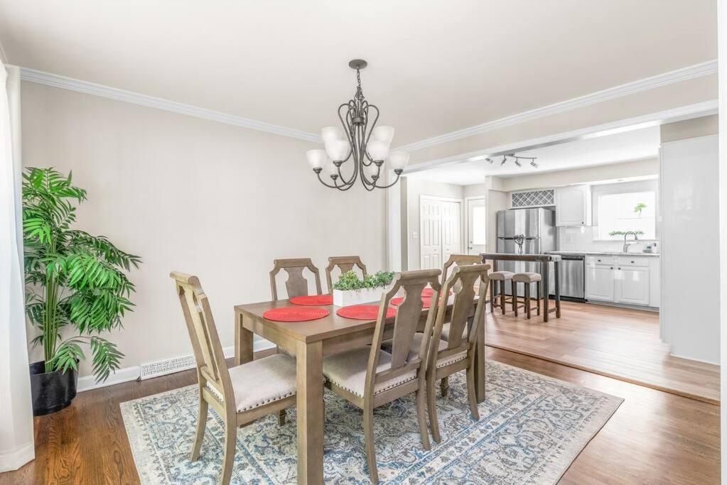 Spotless 4Br Near Clt Uptown, Fast Wi-Fi Apartment Charlotte Bagian luar foto