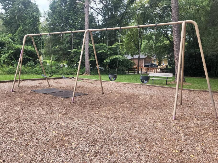 Spotless 4Br Near Clt Uptown, Fast Wi-Fi Apartment Charlotte Bagian luar foto
