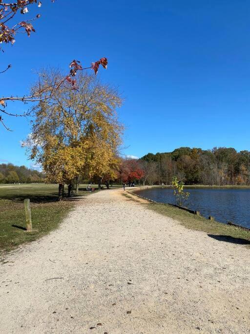 Spotless 4Br Near Clt Uptown, Fast Wi-Fi Apartment Charlotte Bagian luar foto